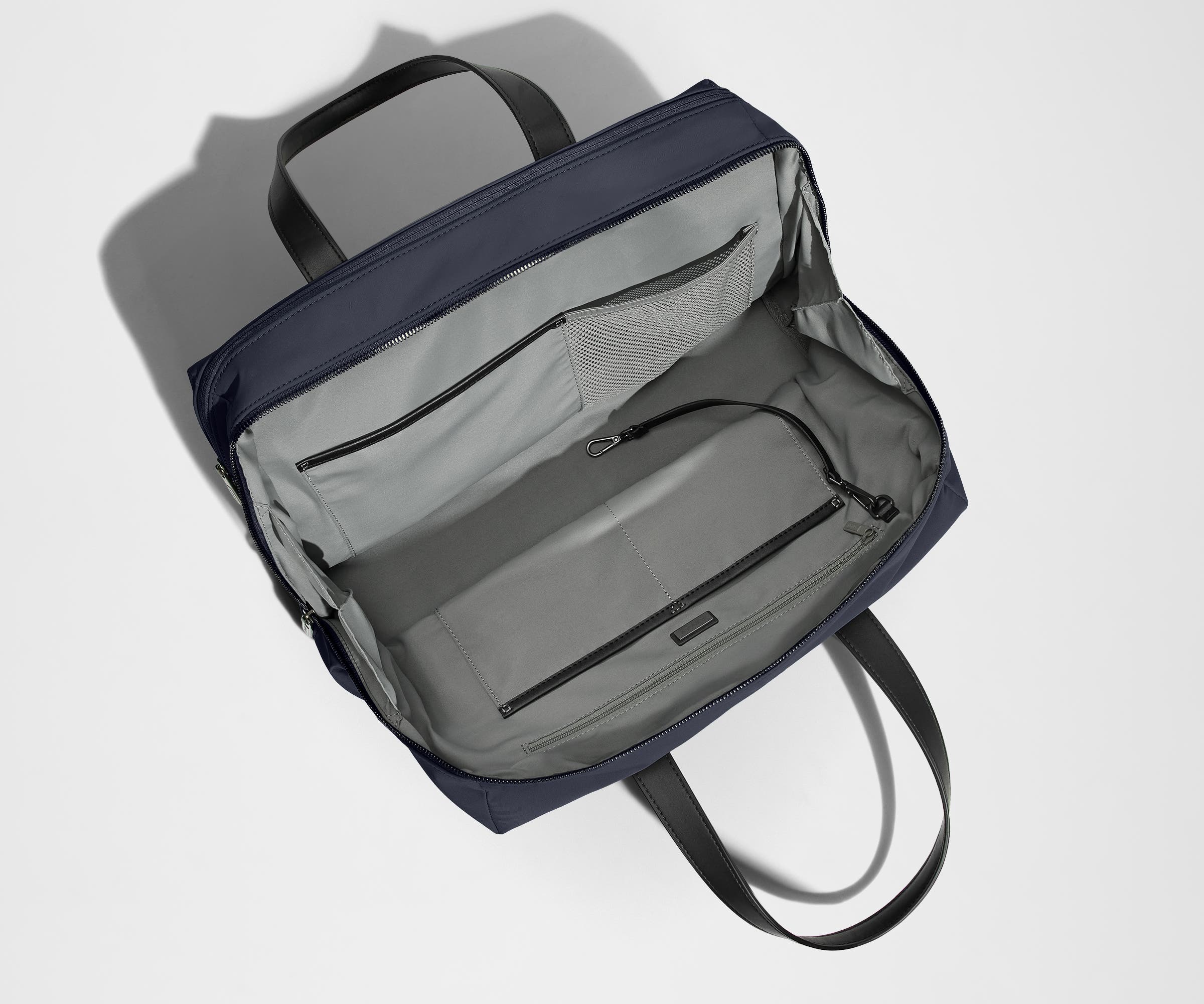 Away The Everywhere Bag Suitcase - Navy Blue