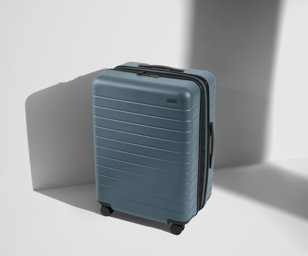 Away The Medium Flex Suitcase - Coast Blue