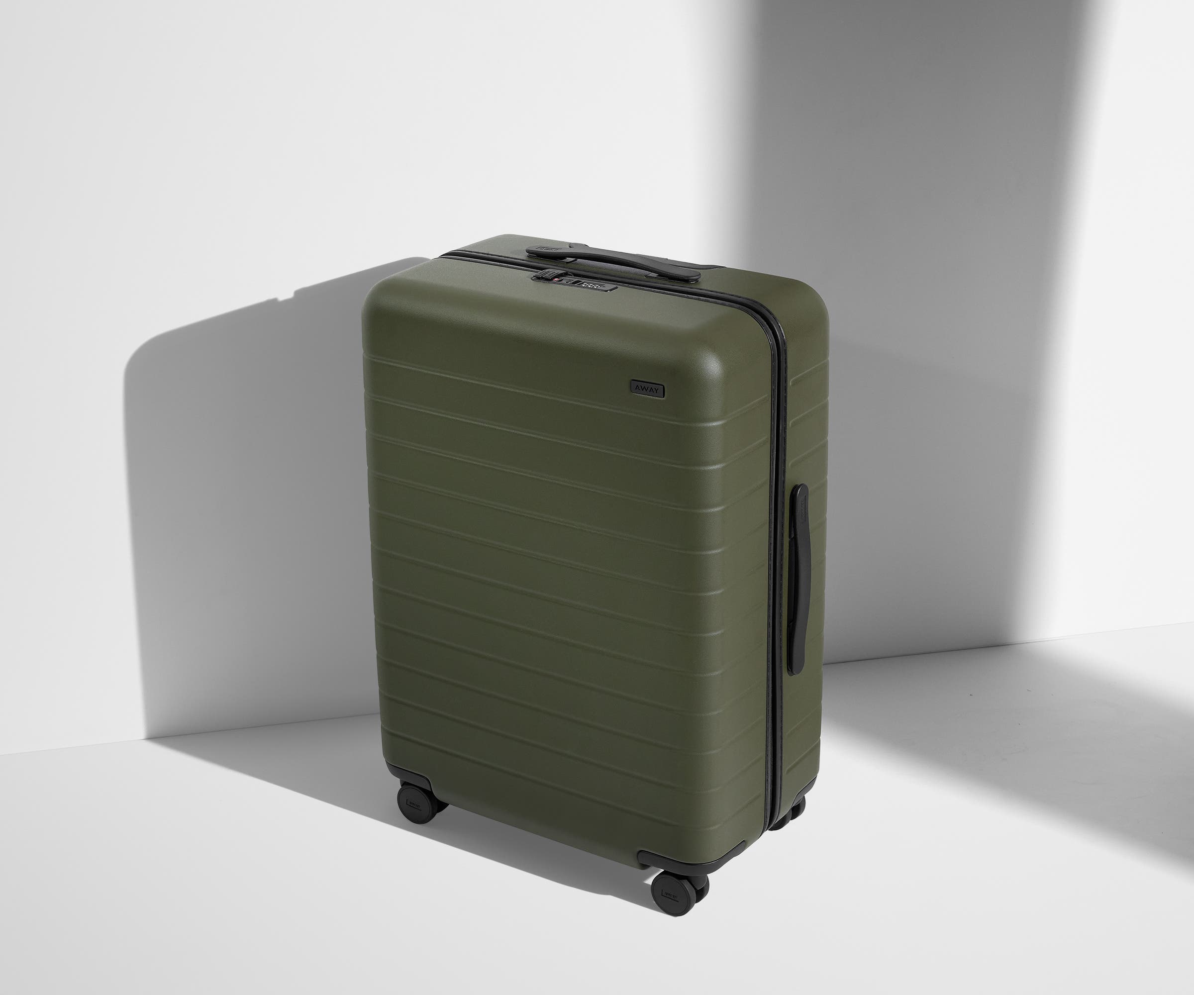 Away The Medium Suitcase - Olive Green