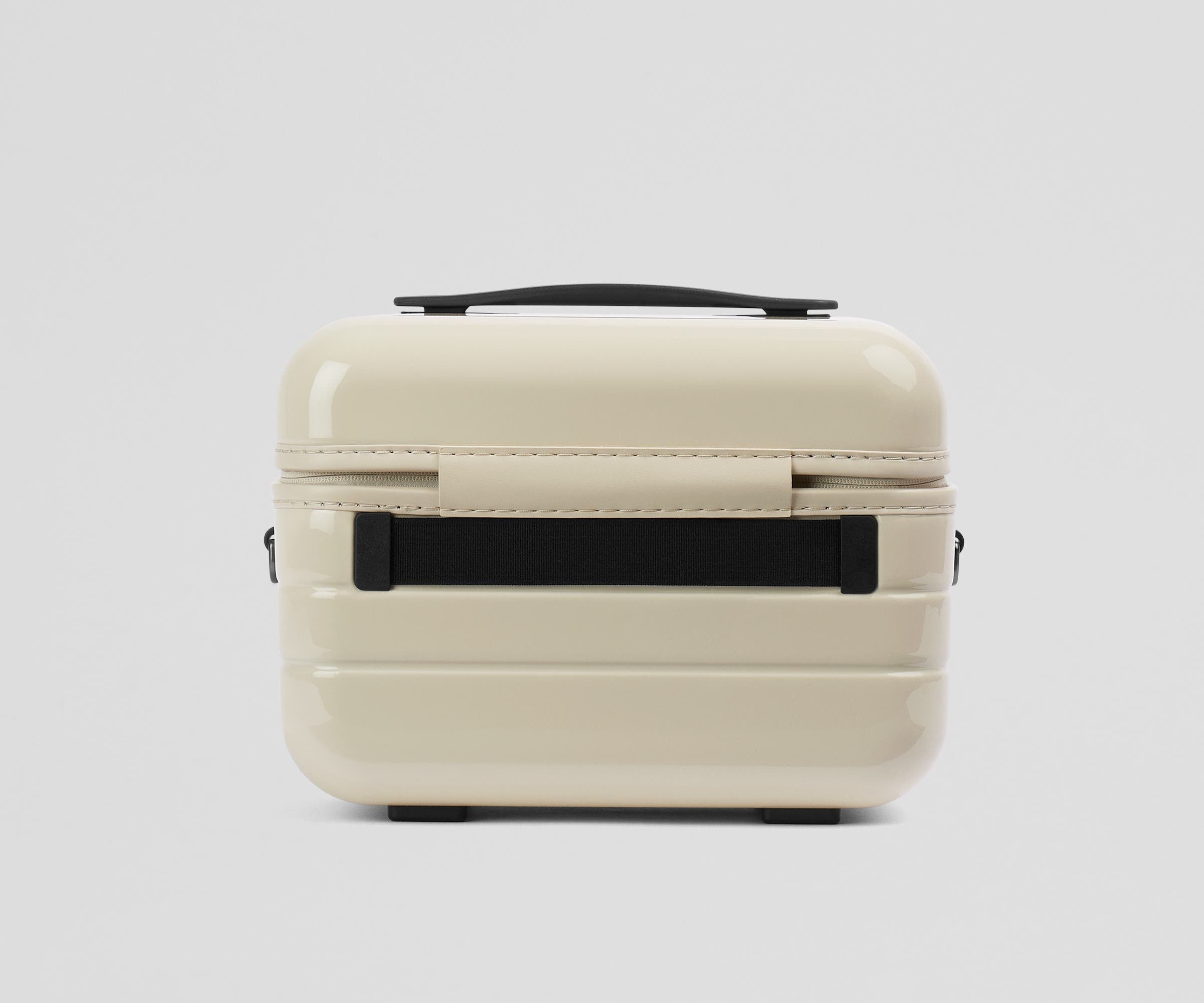 Away The Train Case Toiletry Bag - Salt White (Gloss)