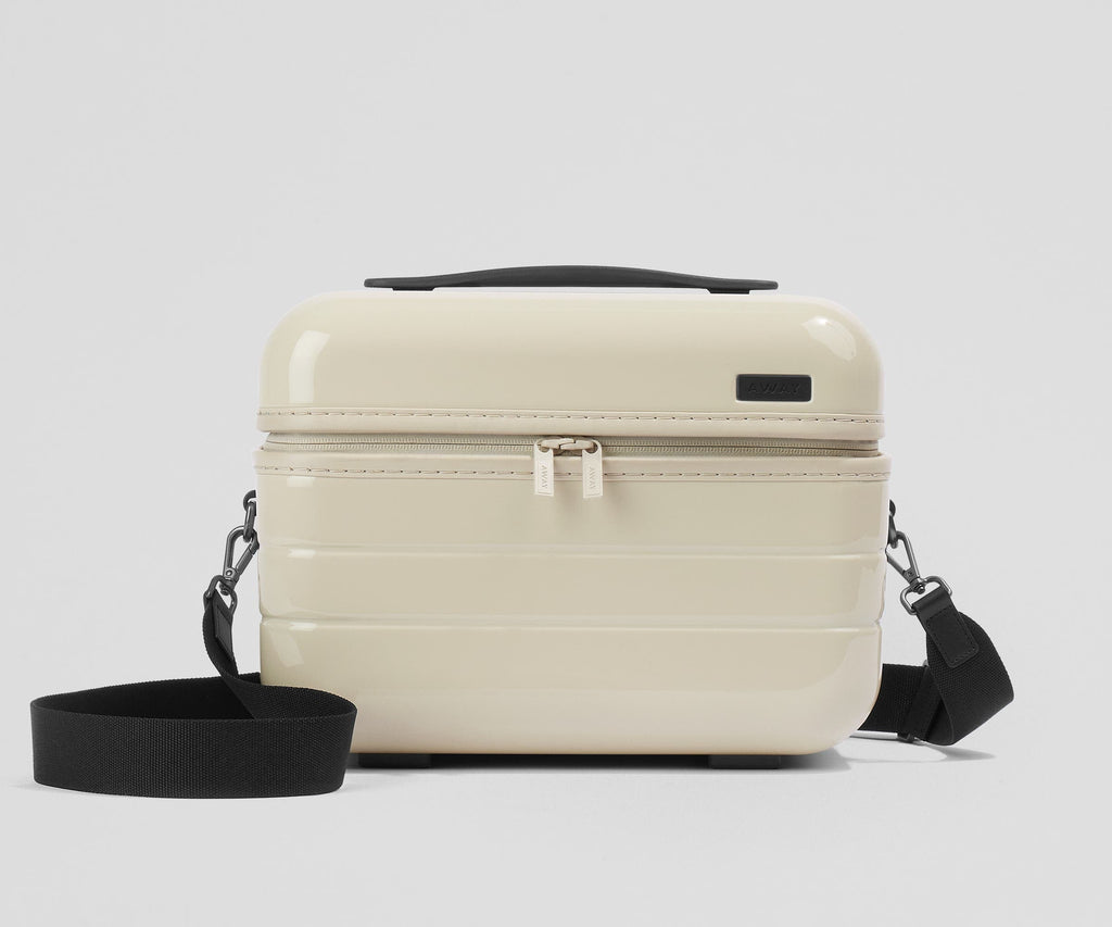 Away The Train Case Toiletry Bag - Salt White (Gloss)