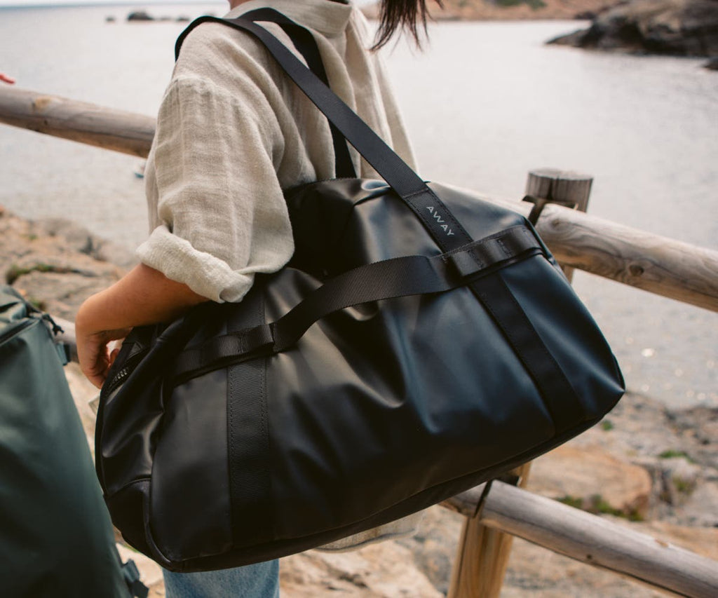 Away Active Duffle 40L Crossbody Bag - Forest Green