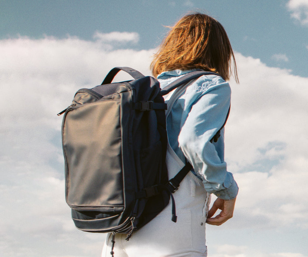 Away Active Convertible Backpack 25L in Jet Black