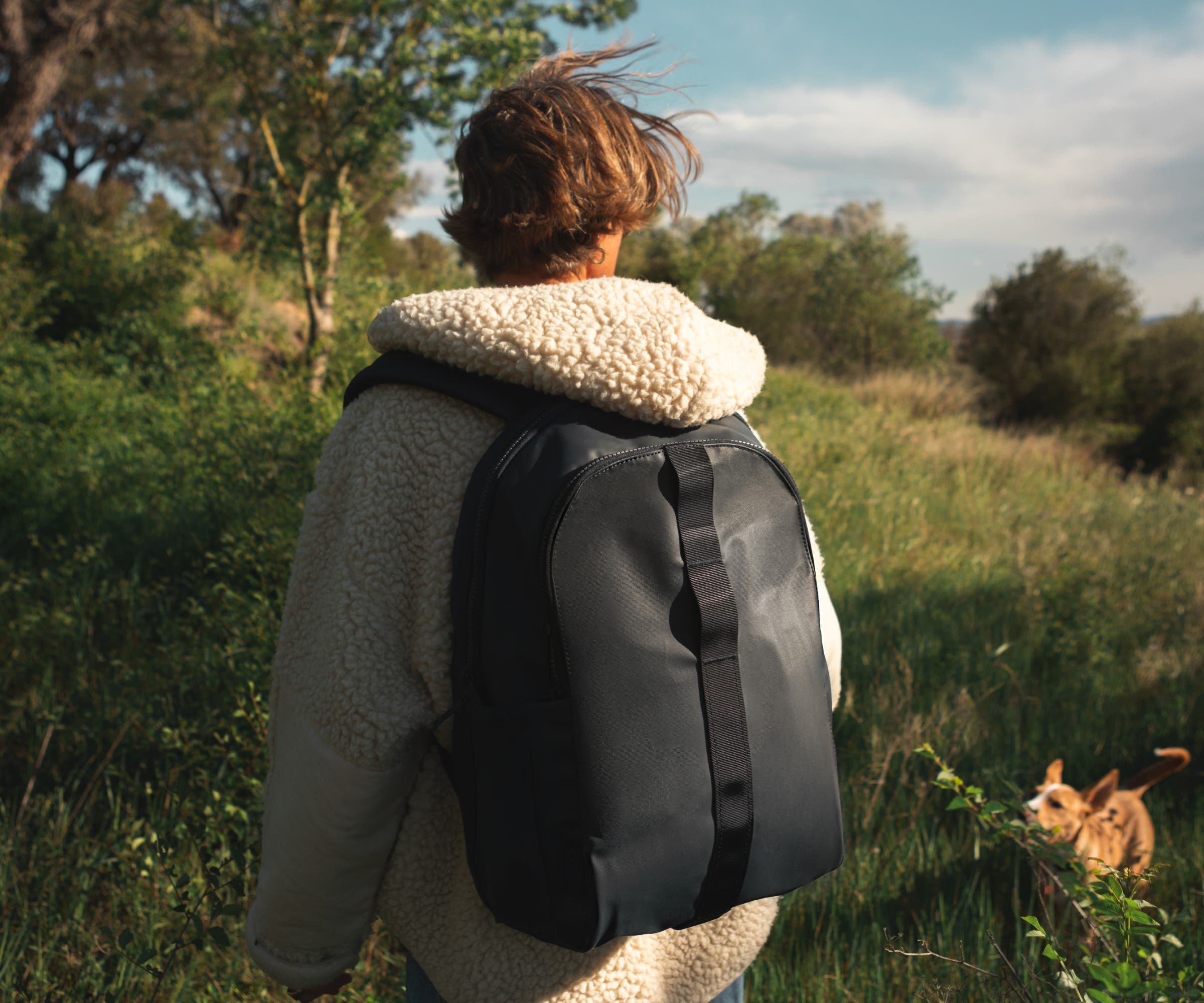 Away Active Backpack 26L in Vivid Blue
