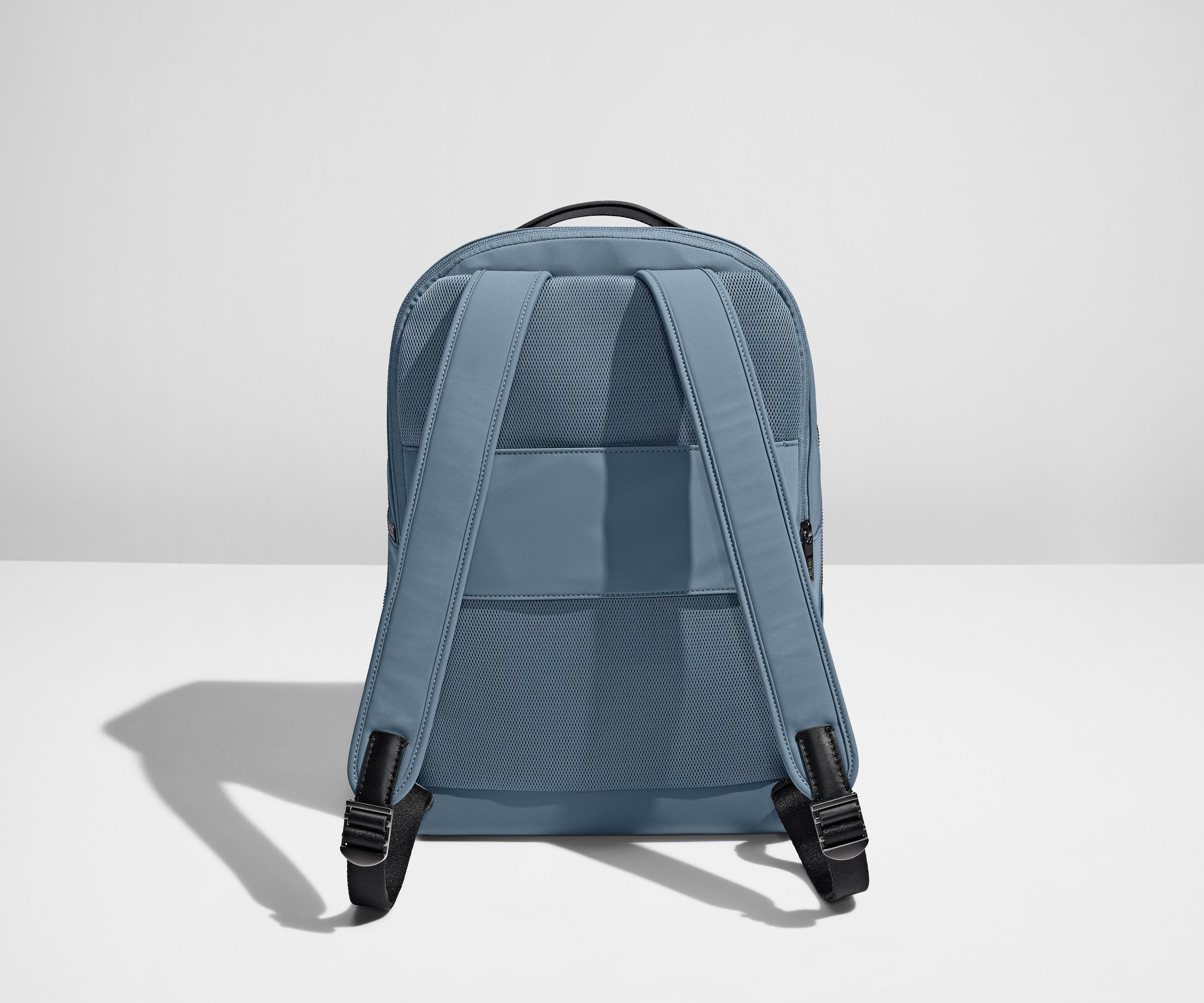 Away The Everywhere Zip Backpack in Coast Blue