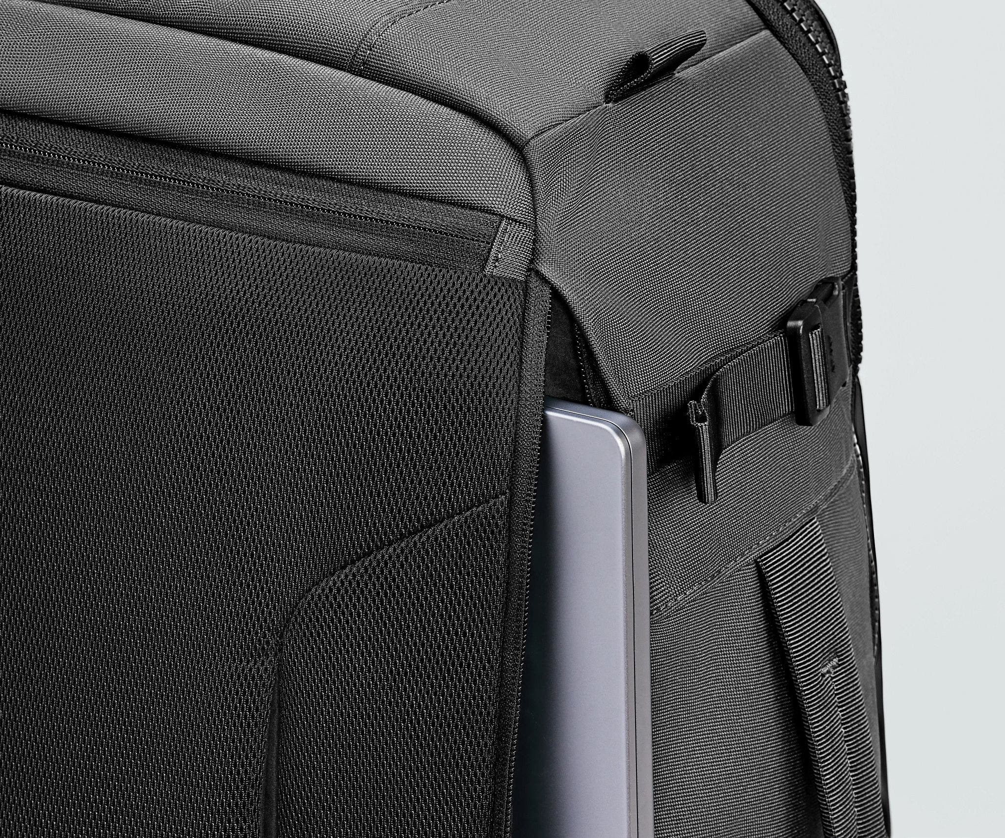 Away Active Convertible Backpack 45L in Jet Black