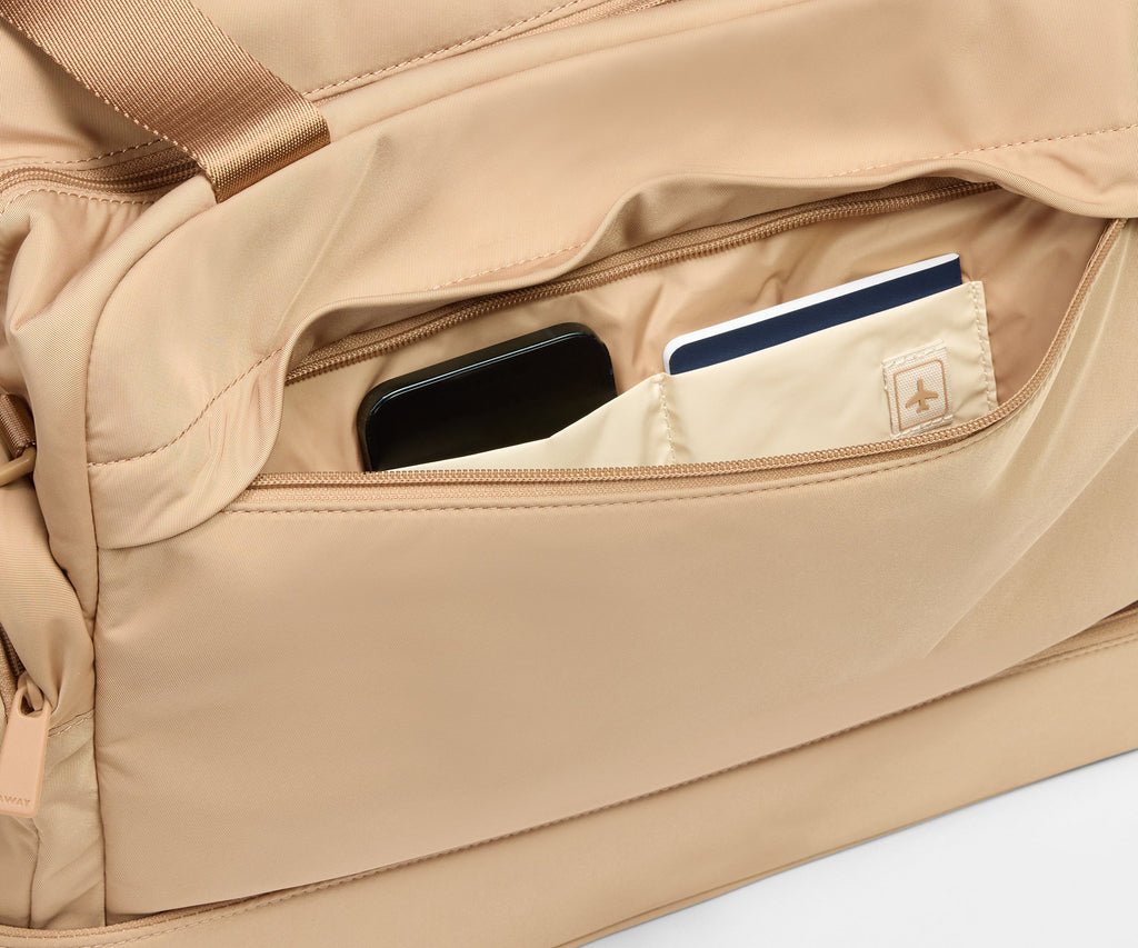 Away Featherlight Overnight Bag Crossbody Bag - Camel Brown