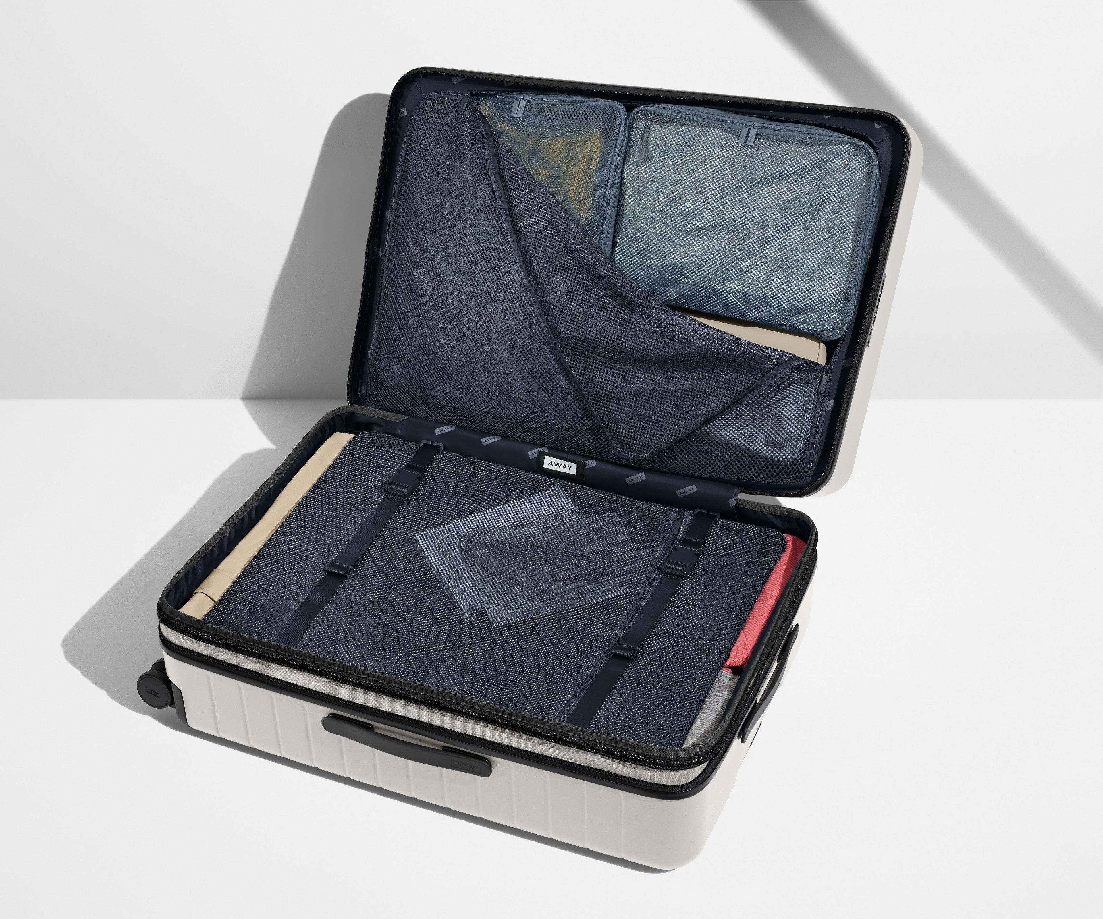 Away The Large Flex Suitcase - Cloud Gray