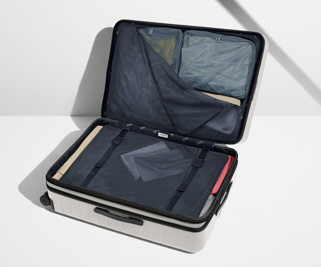 Away The Large Flex Suitcase - Salt White (Gloss)