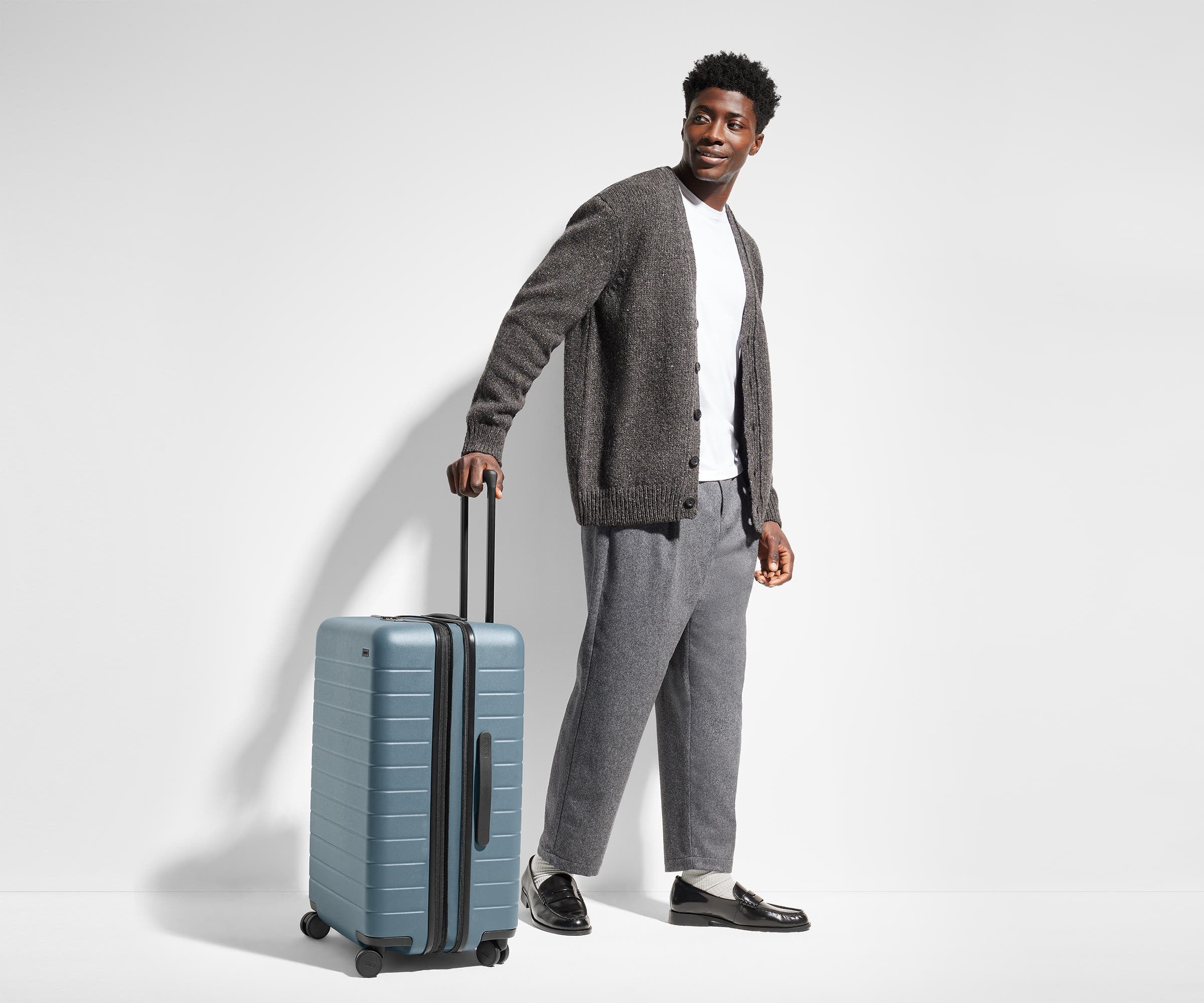 Away The Medium Flex Suitcase - Olive Green