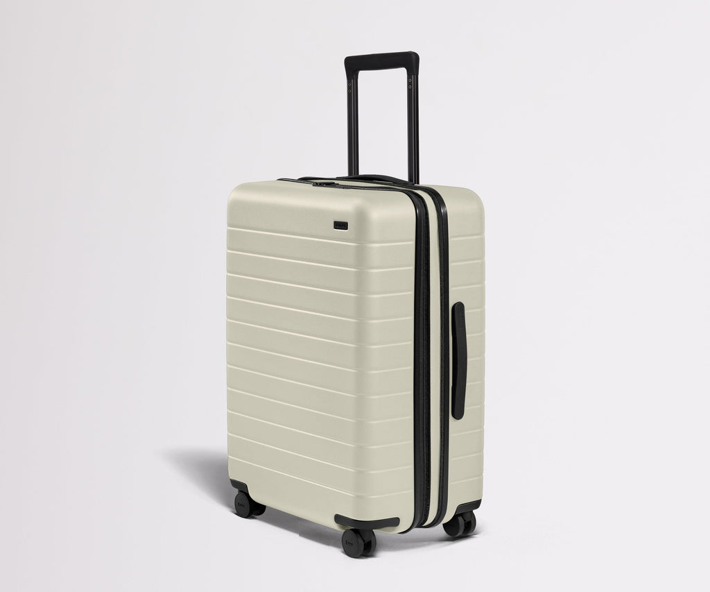 Away The Medium Flex Suitcase - Salt White