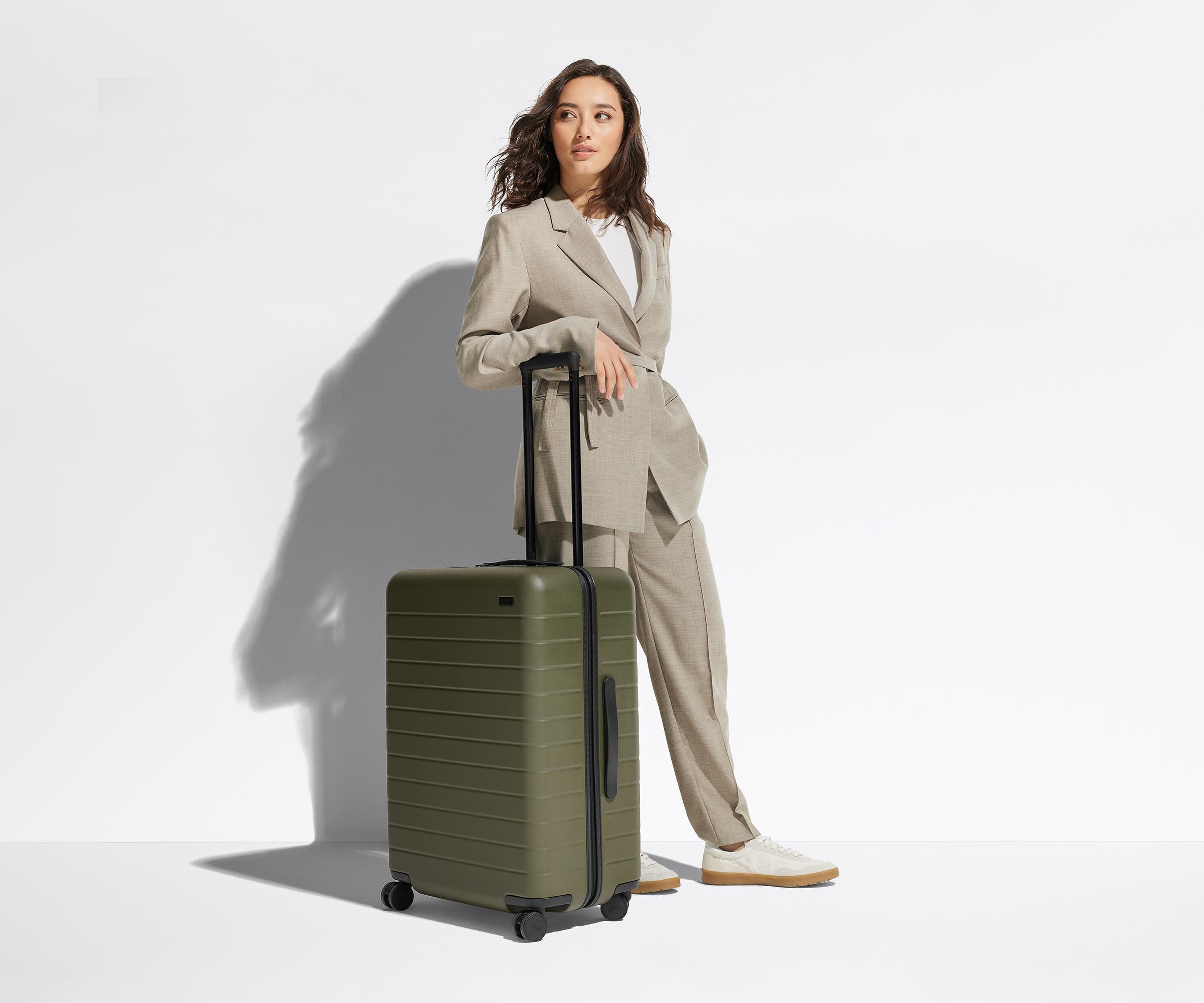 Away The Medium Suitcase - Salt White (Gloss)