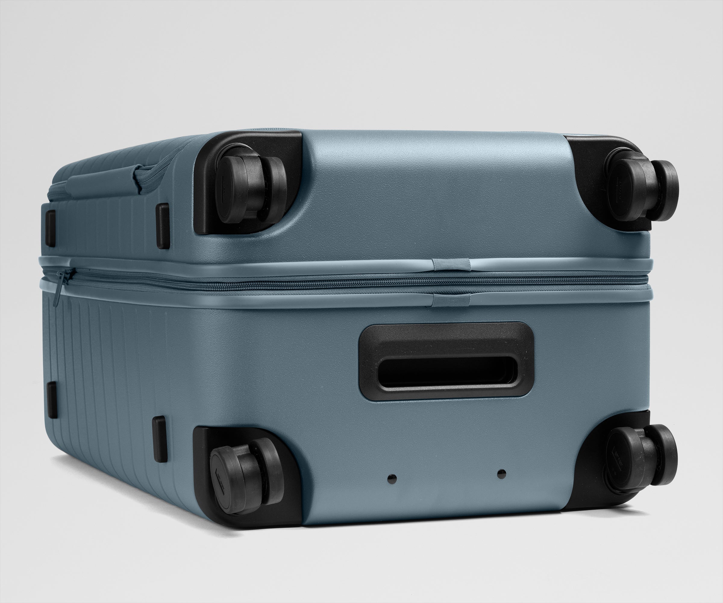 Away Topside Medium Trunk Suitcase - Coast Blue