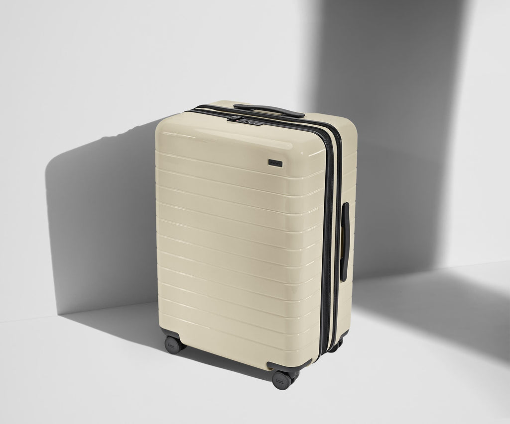 Away The Medium Flex Suitcase - Salt White (Gloss)
