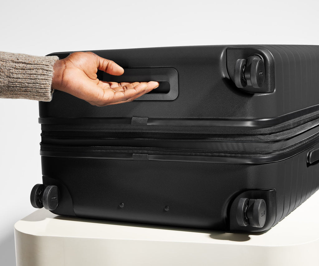 Away The Large Flex Suitcase - Jet Black