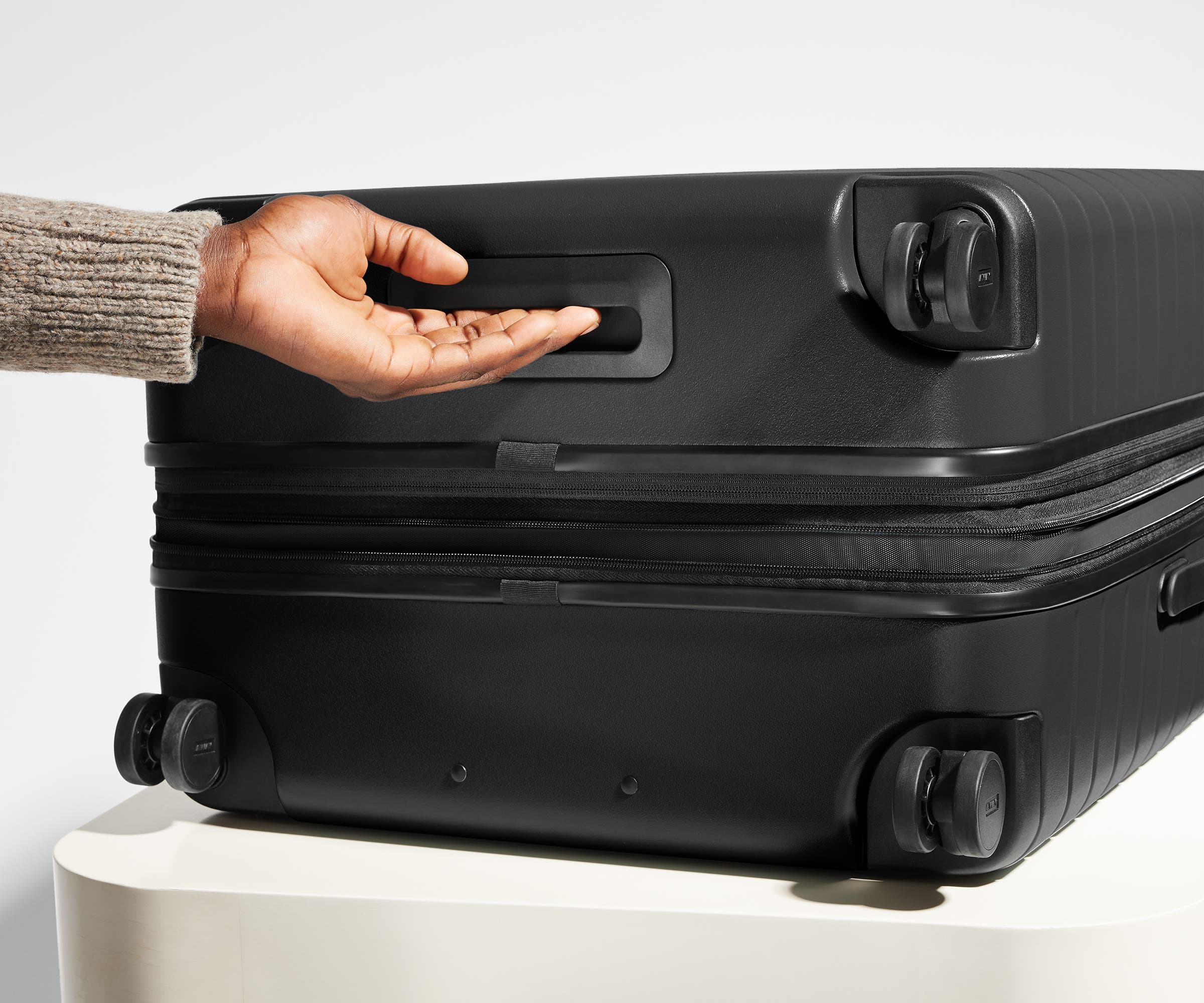 Away The Large Flex Suitcase - Jet Black (DTM)