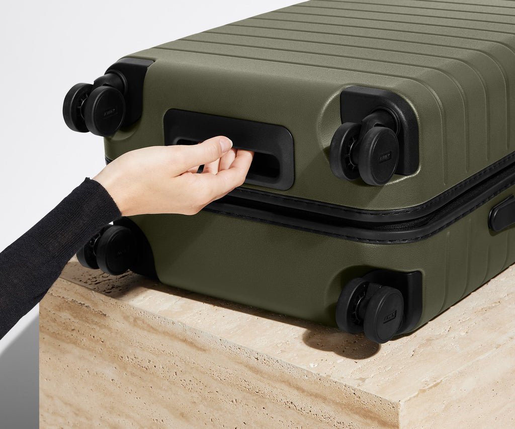 Away The Bigger Carry-On Suitcase - Olive Green